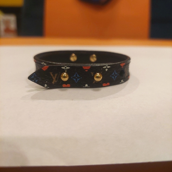 Louis Vuitton Brassiere Game On Bracelet, Size 17, Rare - Picture 8 of 14